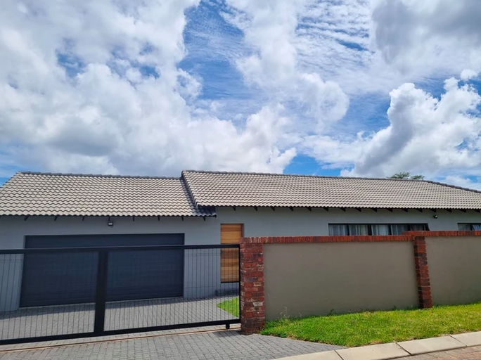 Intaba Estate offers a number of standard house types from 150m² in size. All House types are from 3 bedroom 2 bathroom and follow the same design vernacular